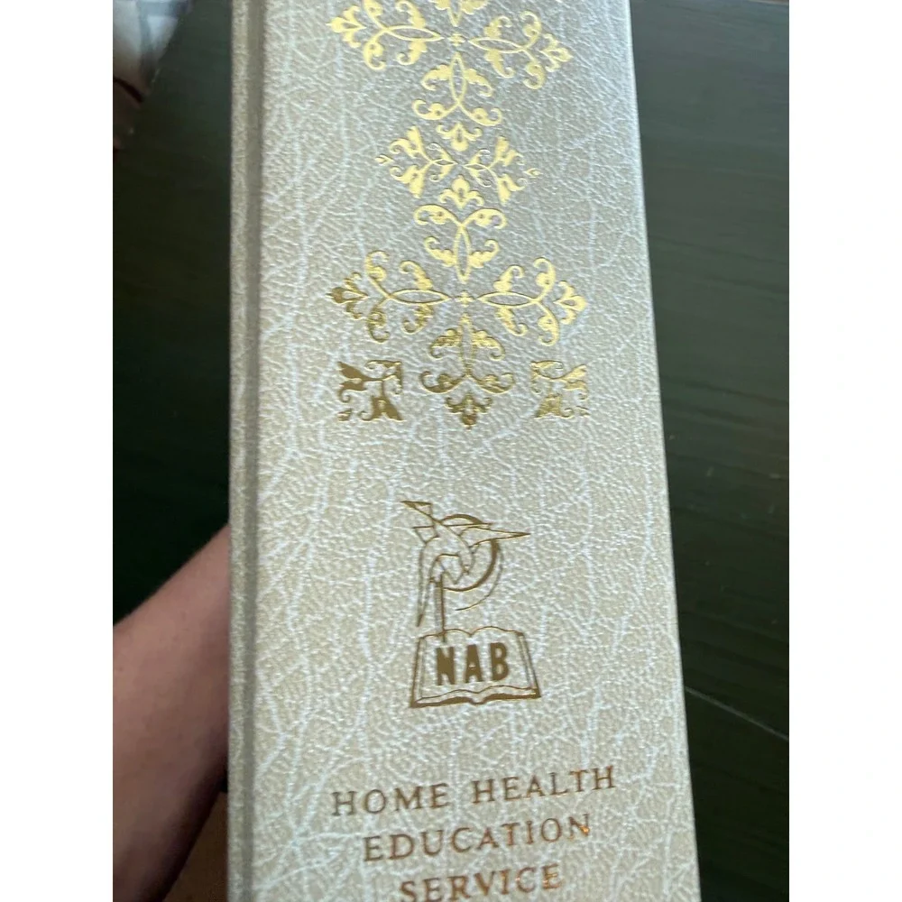 The New American Bible Catholic Edition Last Supper Cream Gold Faux Leather NAB